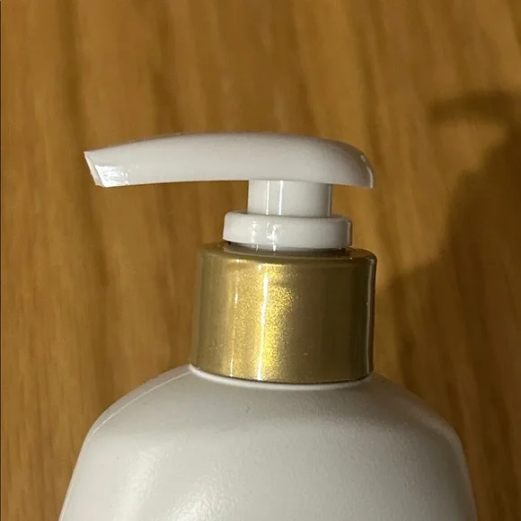 Dove Nourishing Hand Wash Set - Cinnamon Pumpkin Pie & Peppermint Bark - Picture 5 of 16